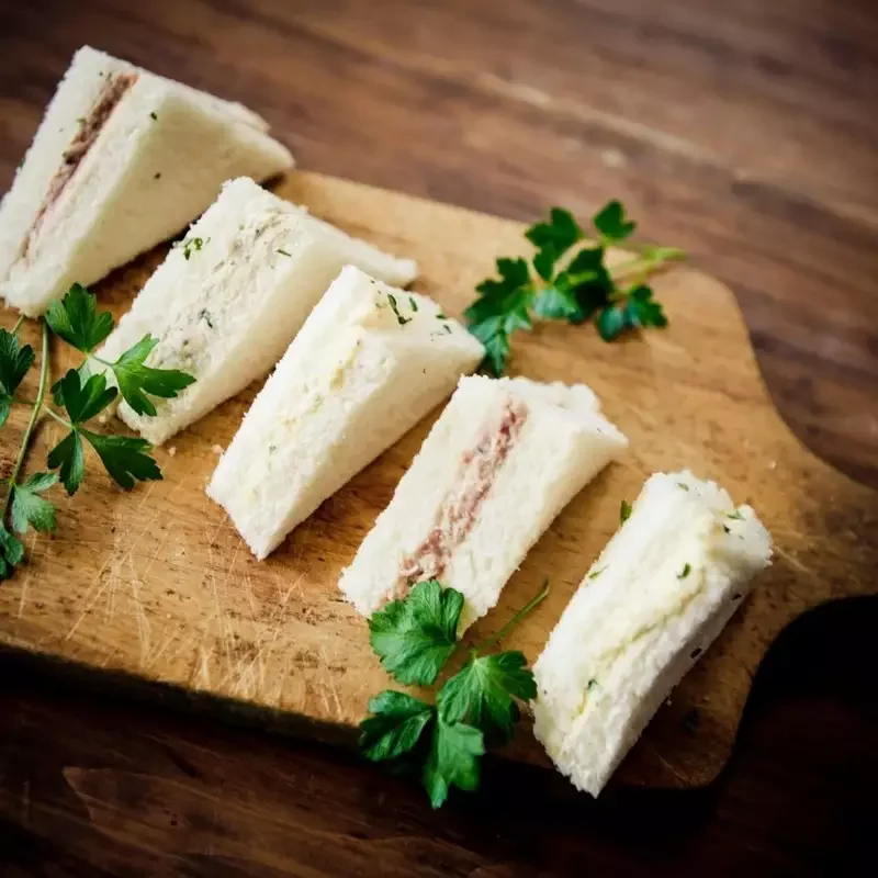 COLESLAW SANDWICH